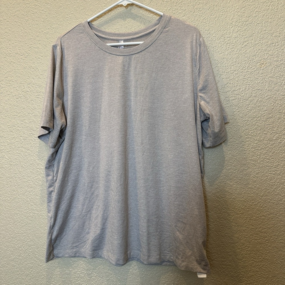 Fabletics Oatmeal T-shirt Extra Large cream beige athletic quick dry soft womens